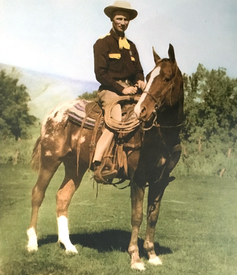 Stallone appaloosa Apache e Orvil Sears copertina